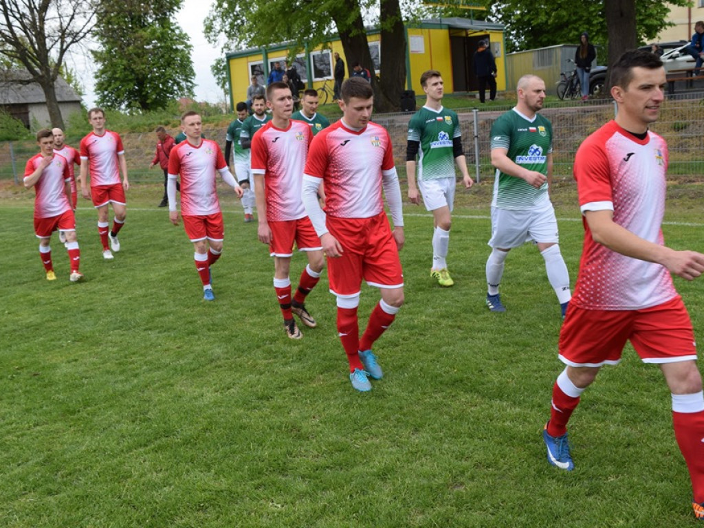 Mecz Unii Żabików z Gromem Kąkolewnica