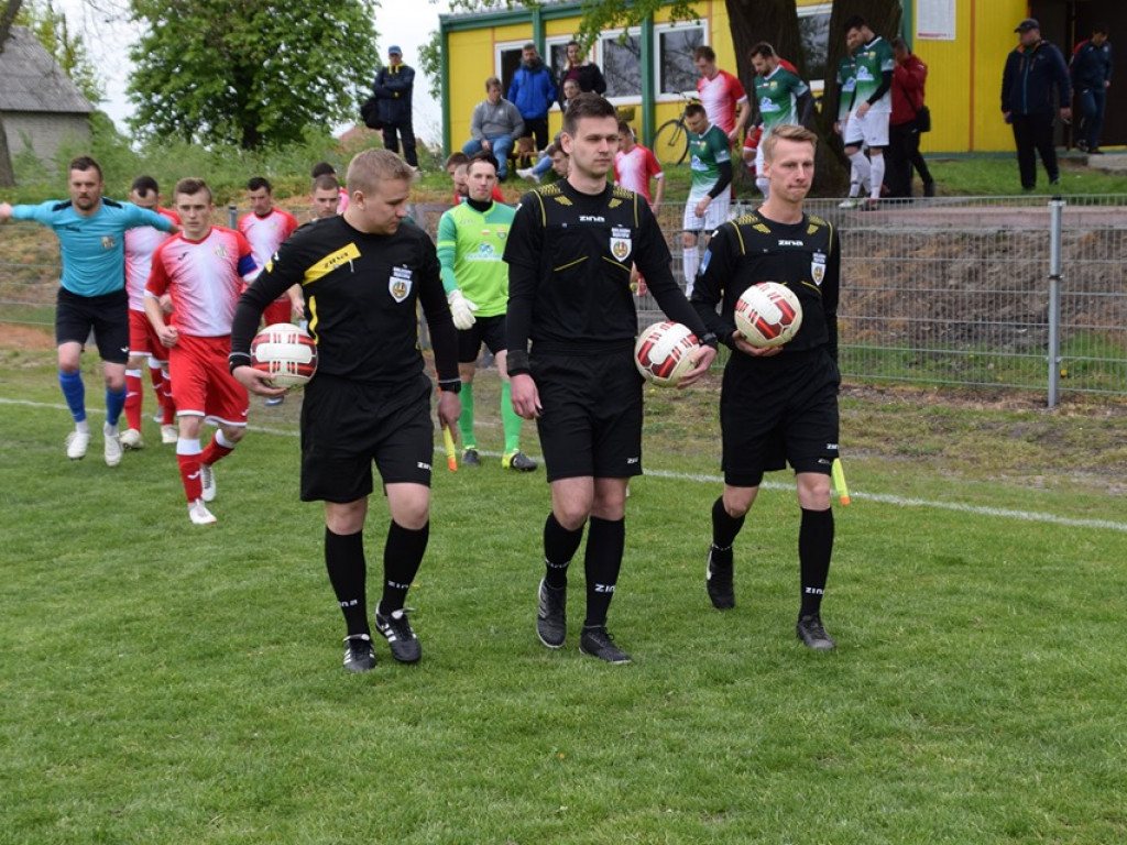 Mecz Unii Żabików z Gromem Kąkolewnica