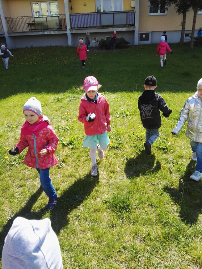 Porządki wokół przedszkola 