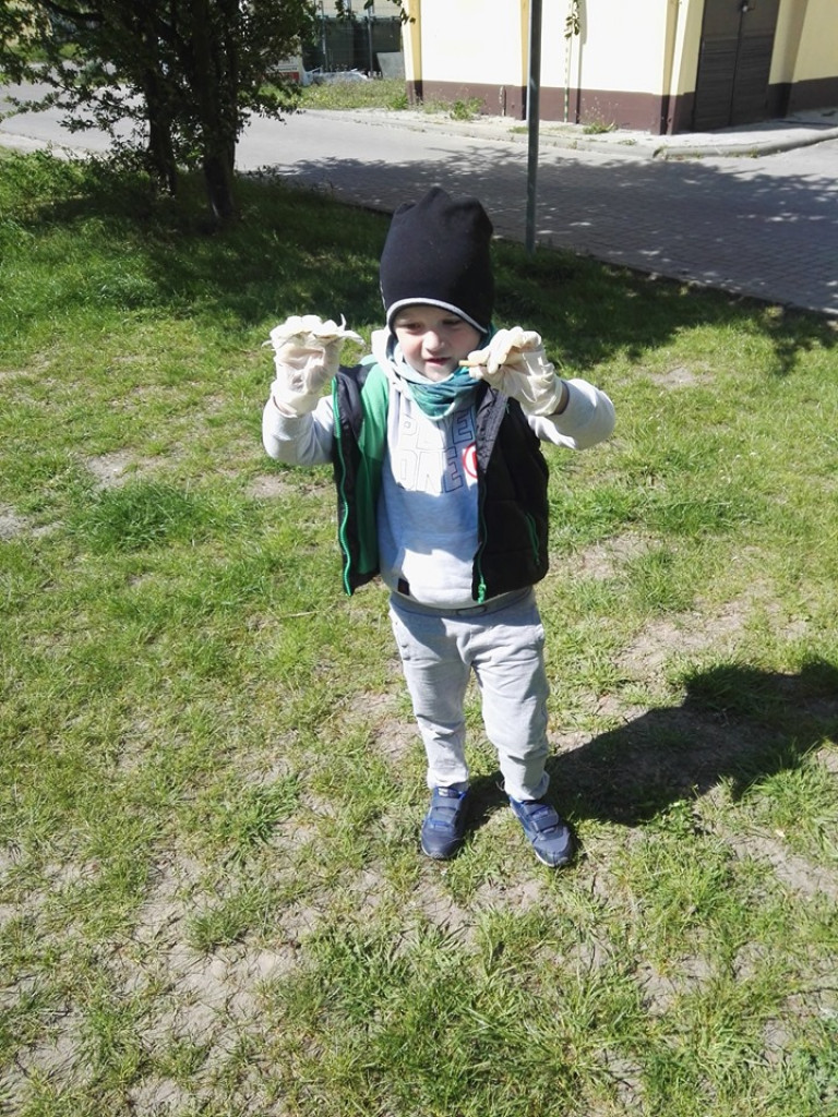 Porządki wokół przedszkola 