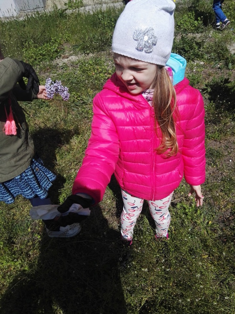 Porządki wokół przedszkola 