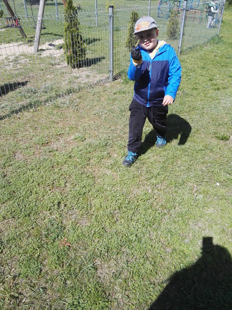 Porządki wokół przedszkola 