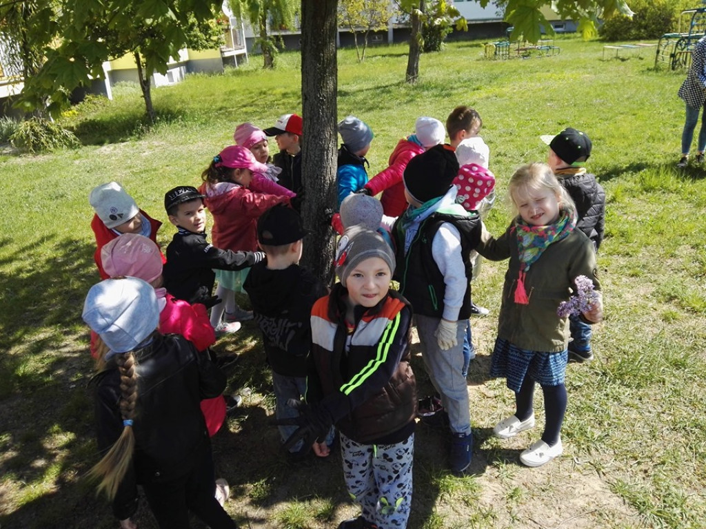 Porządki wokół przedszkola 