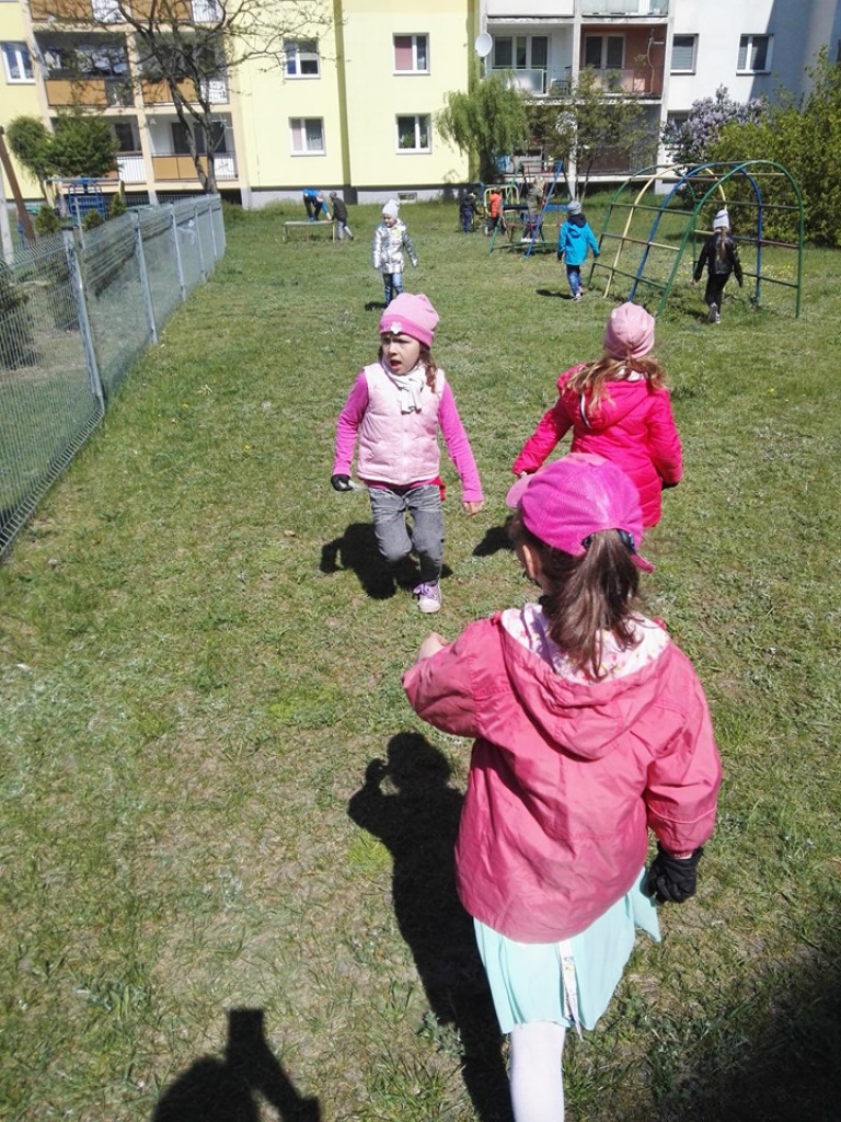 Porządki wokół przedszkola 