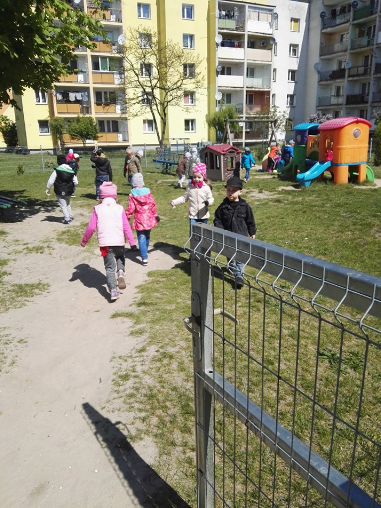 Porządki wokół przedszkola 