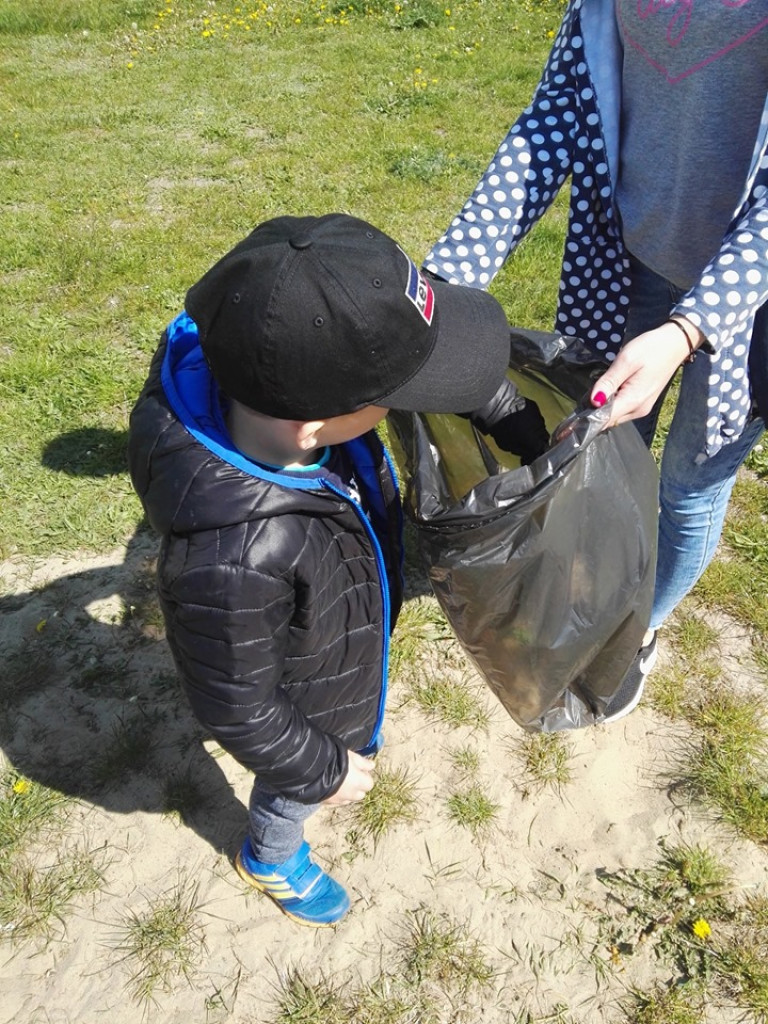 Porządki wokół przedszkola 