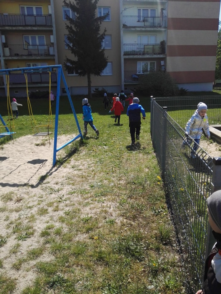 Porządki wokół przedszkola 