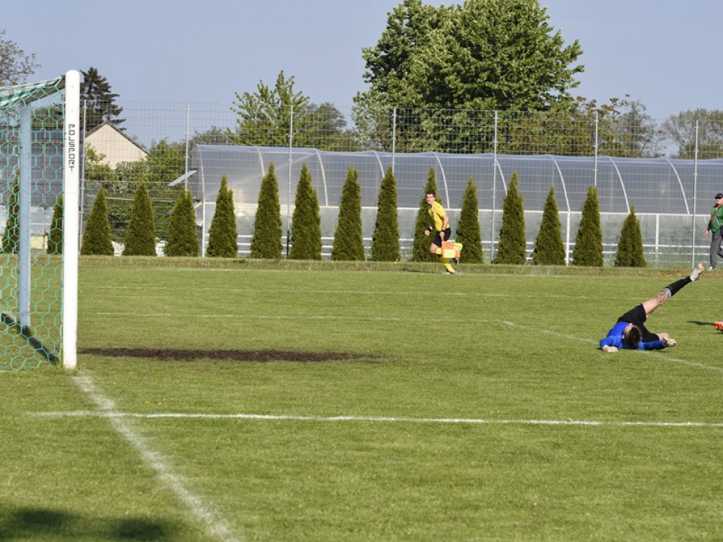 Grom Kąkolewnica zwyciężył 8:1