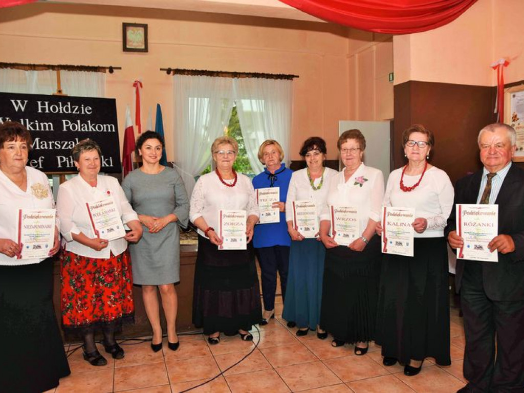 Spotkanie zespołów śpiewaczych w Lipniakach