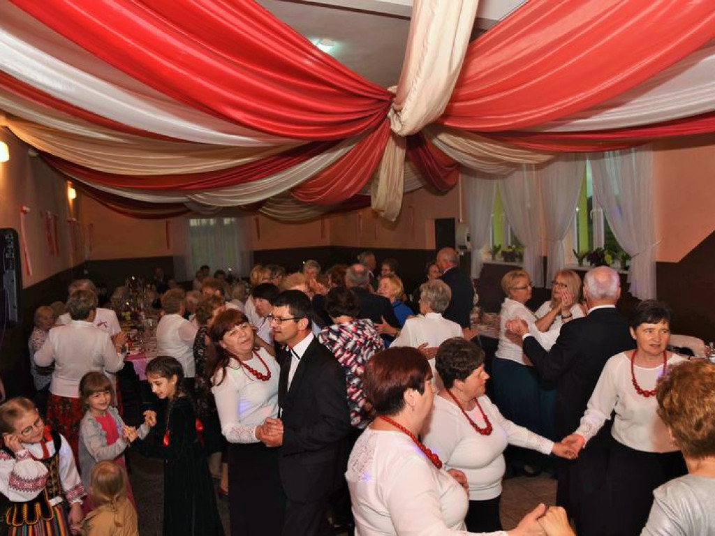 Spotkanie zespołów śpiewaczych w Lipniakach