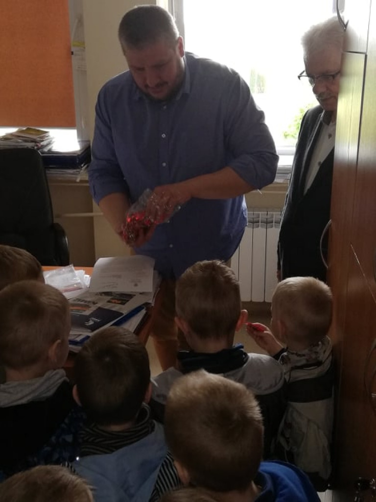 Przedszkolaki z wizytą w Urzędzie Gminy w Ulanie-Majoracie