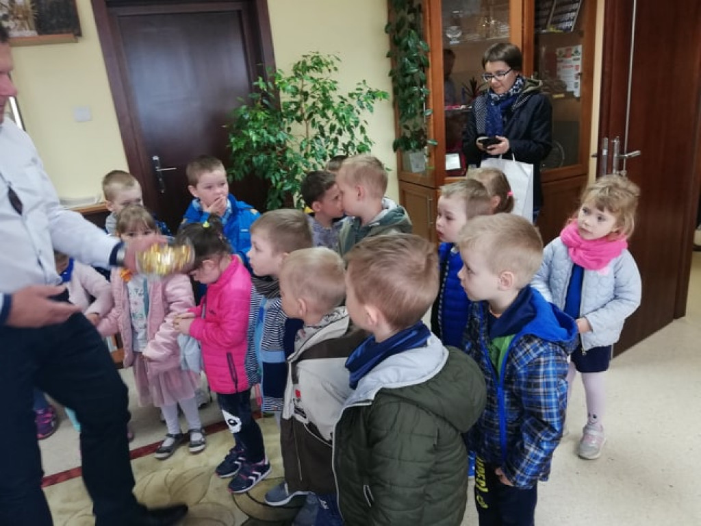 Przedszkolaki z wizytą w Urzędzie Gminy w Ulanie-Majoracie