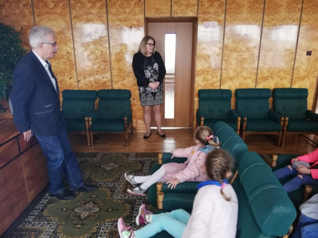Przedszkolaki z wizytą w Urzędzie Gminy w Ulanie-Majoracie