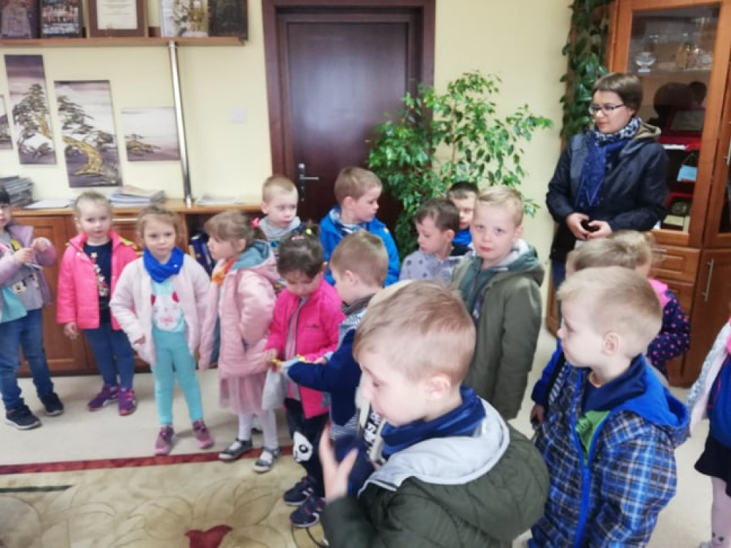 Przedszkolaki z wizytą w Urzędzie Gminy w Ulanie-Majoracie