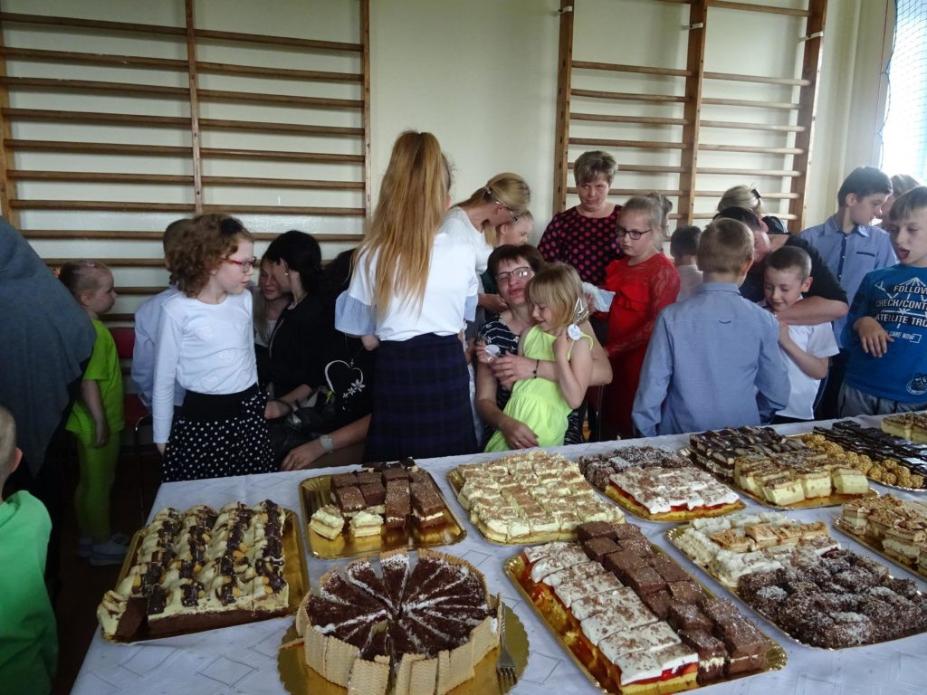 Dzień Mamy i Taty w SP w Zakrzewie