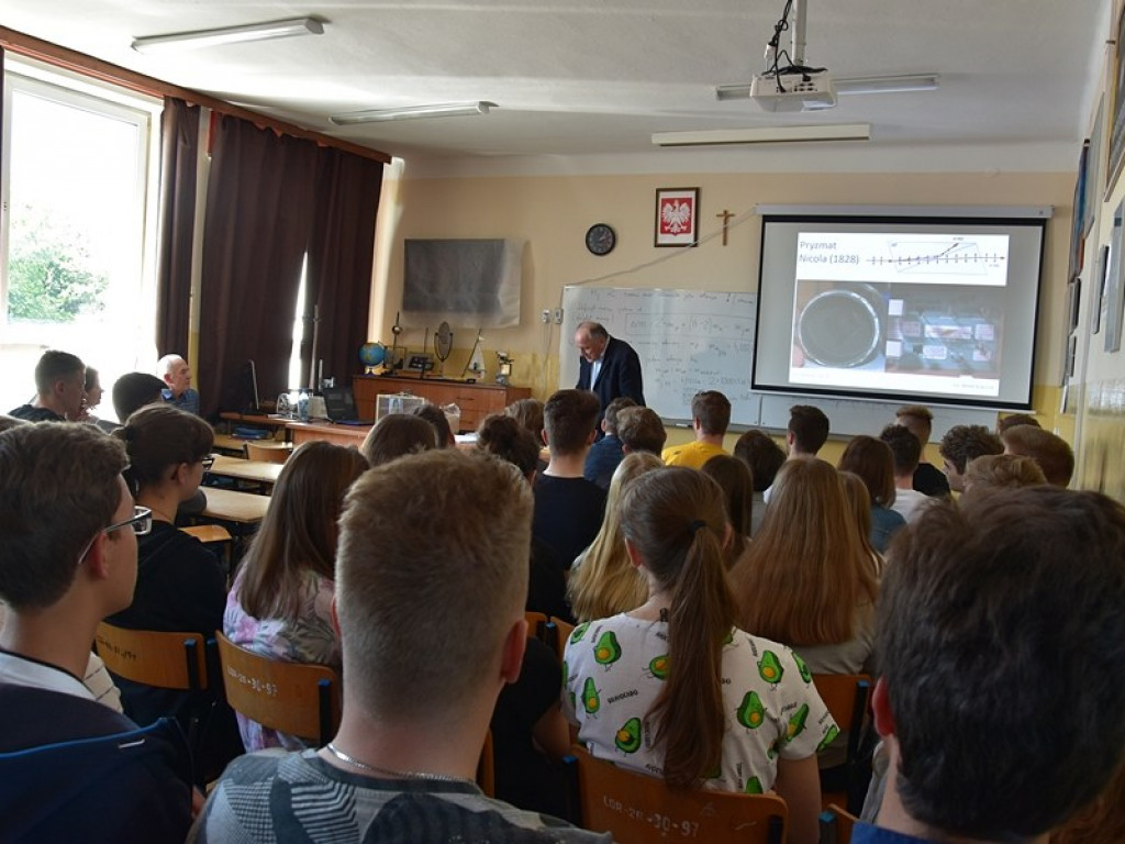 Wykład w LO naukowca z UMCS