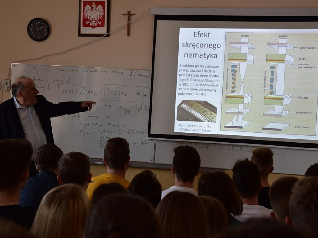 Wykład w LO naukowca z UMCS