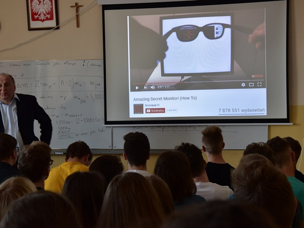 Wykład w LO naukowca z UMCS