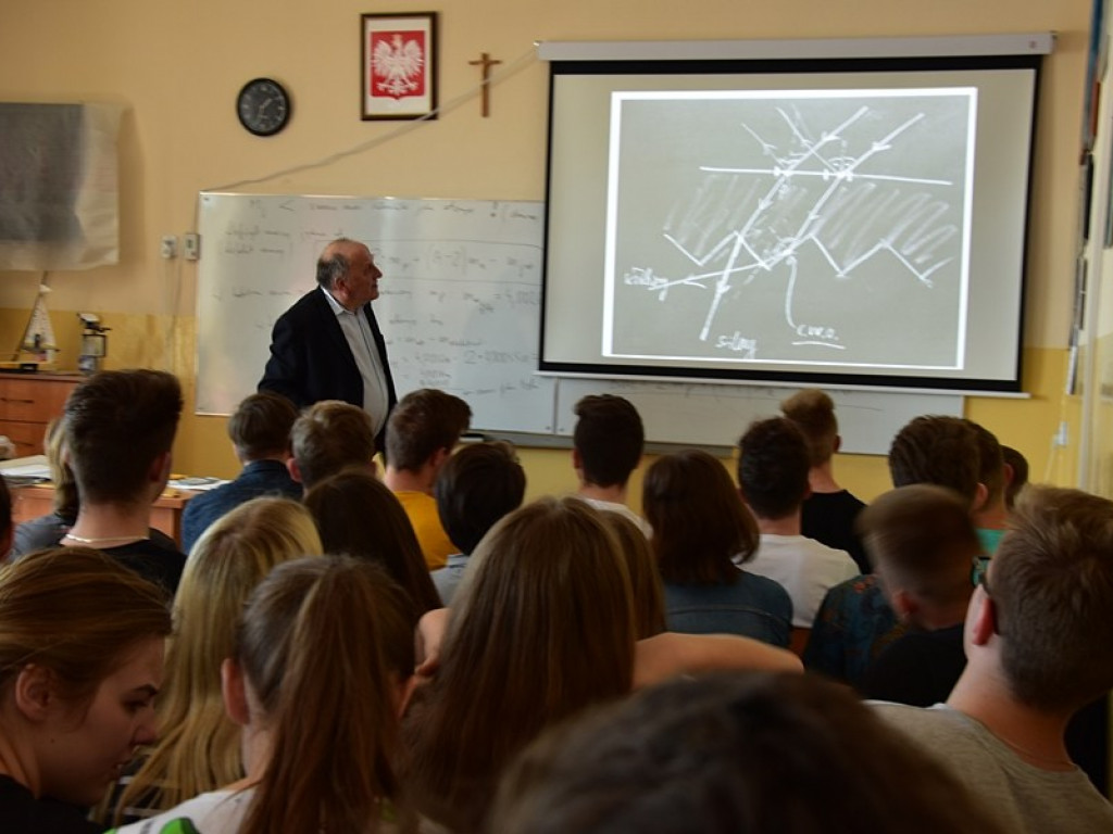 Wykład w LO naukowca z UMCS