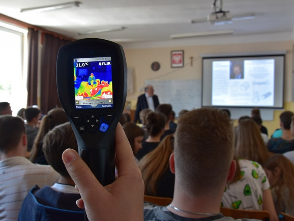 Wykład w LO naukowca z UMCS