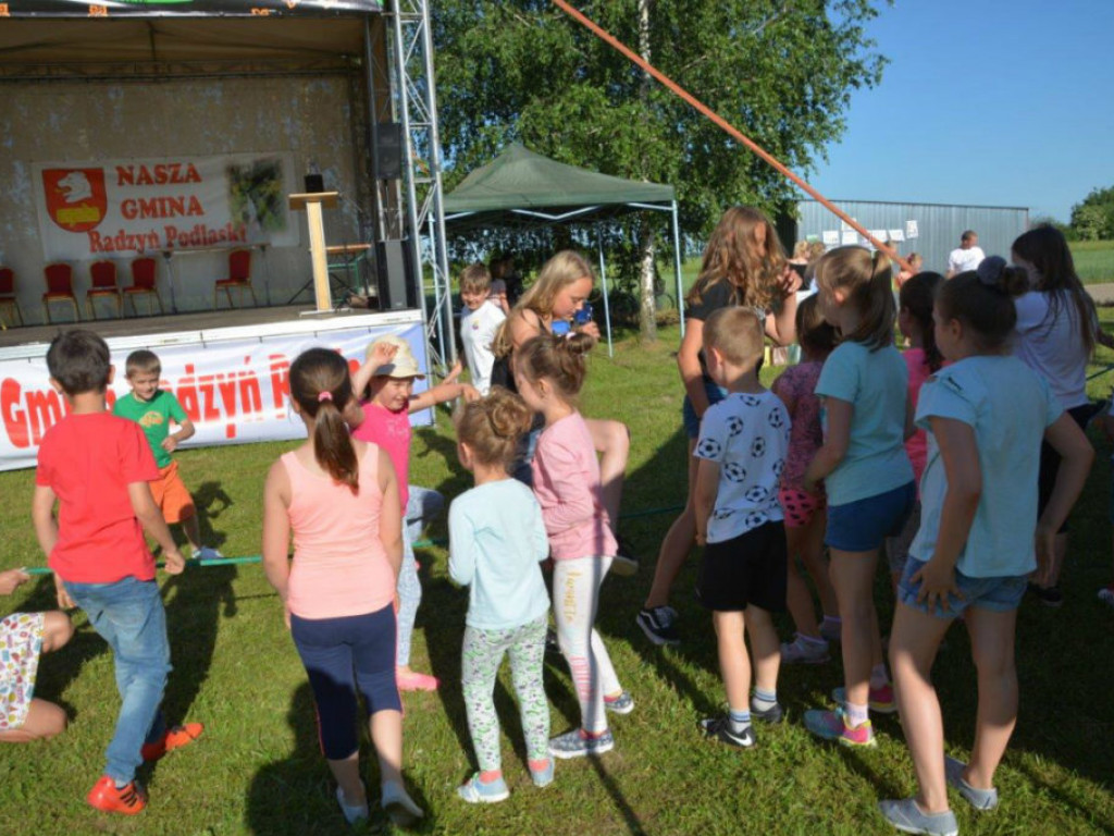 Gminny Dzień Dziecka w Zbulitowie Dużym - zdjęcia