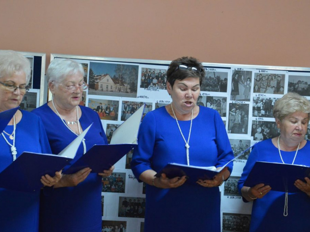 Promocja książki o historii szkoły w Brzostówcu