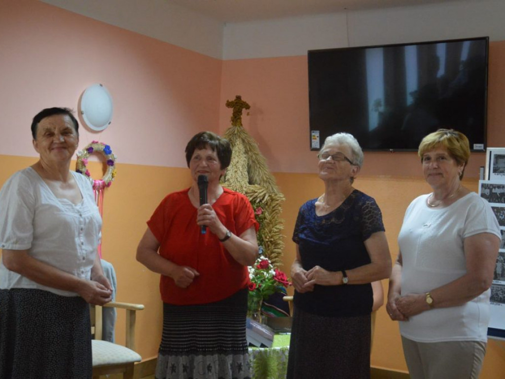 Promocja książki o historii szkoły w Brzostówcu