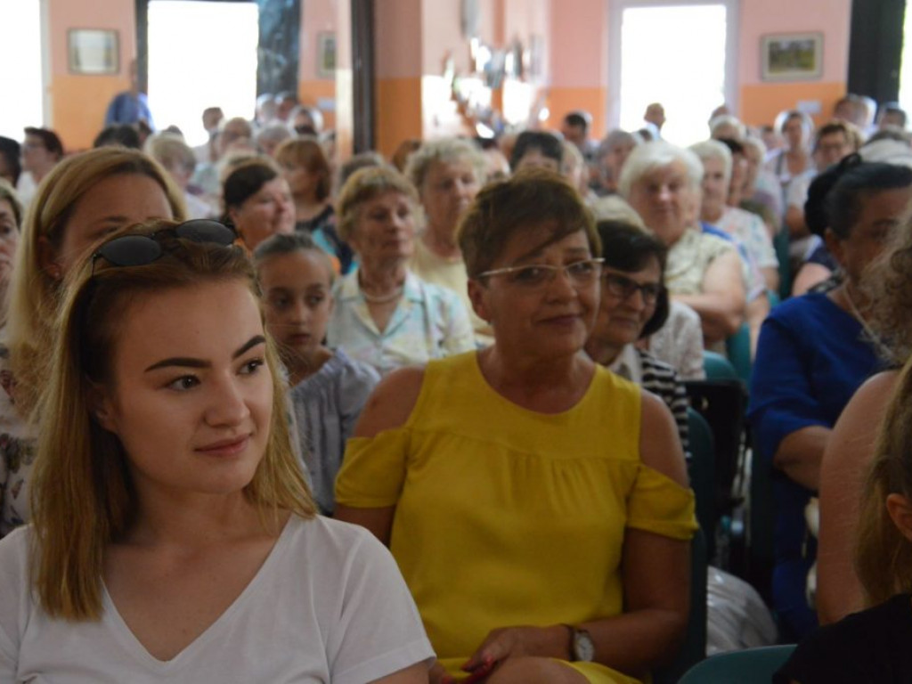 Promocja książki o historii szkoły w Brzostówcu