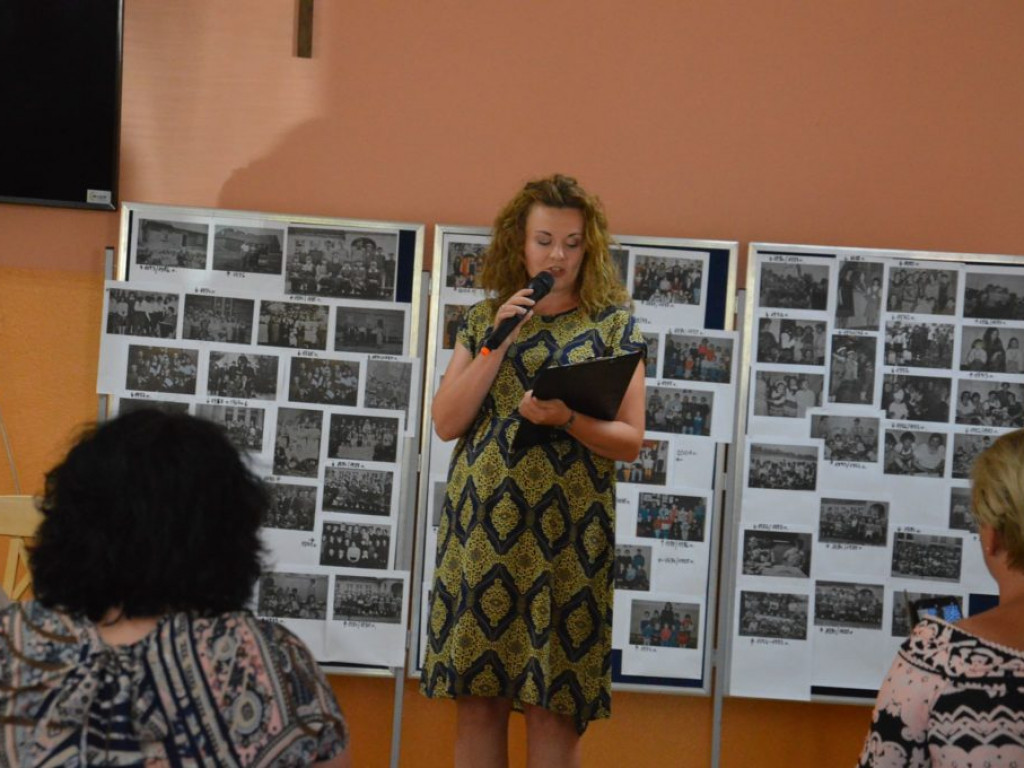 Promocja książki o historii szkoły w Brzostówcu