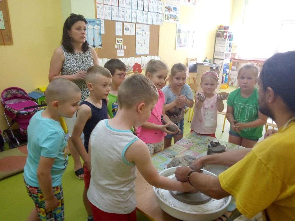 Warsztaty garncarskie w przedszkolu 