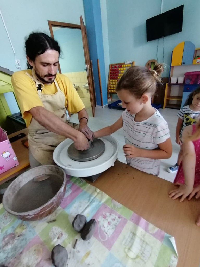 Warsztaty garncarskie w przedszkolu 