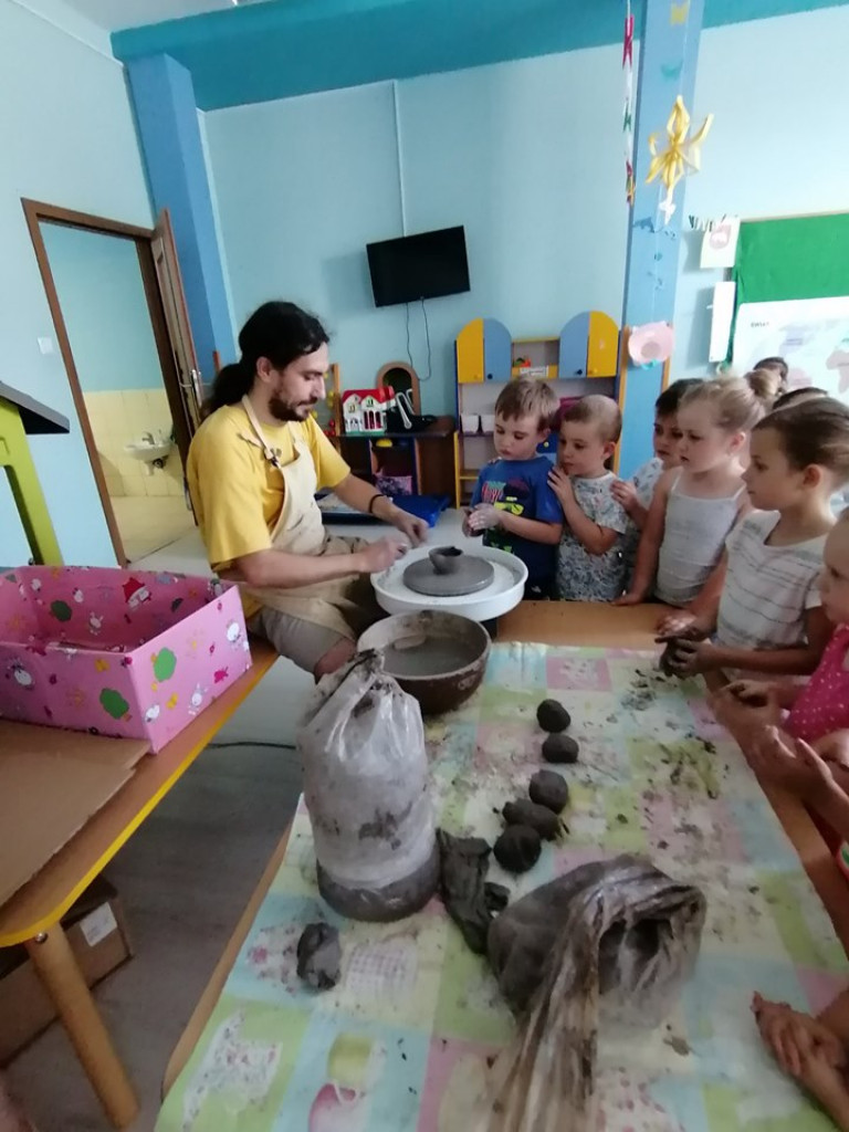 Warsztaty garncarskie w przedszkolu 