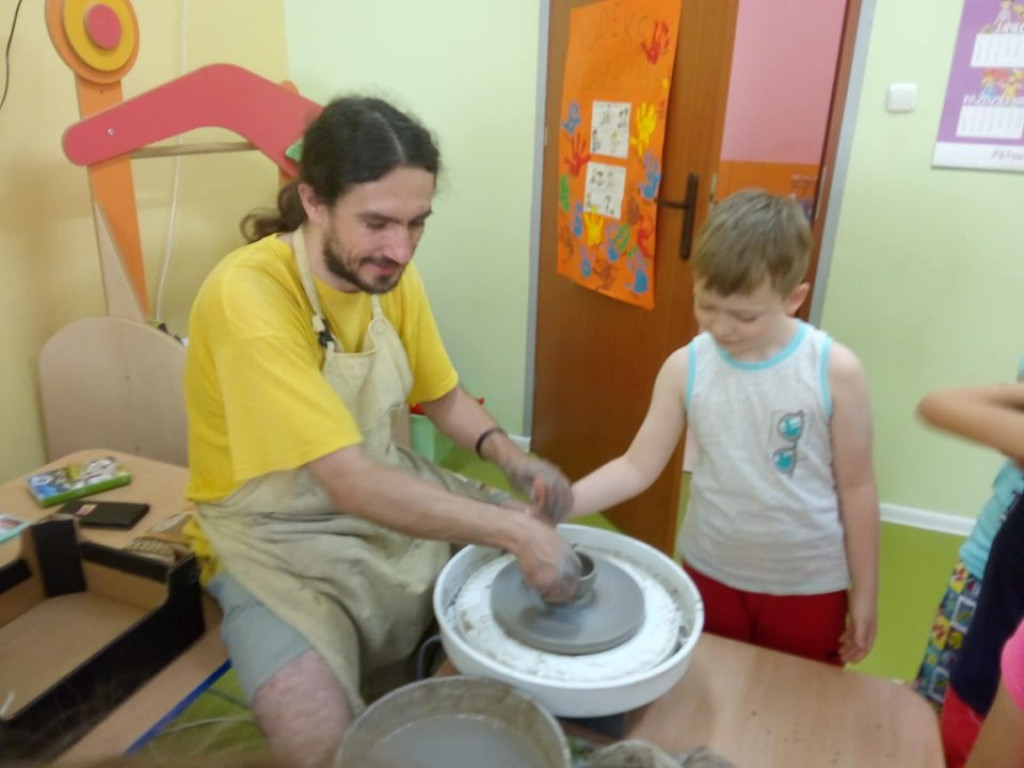 Warsztaty garncarskie w przedszkolu 