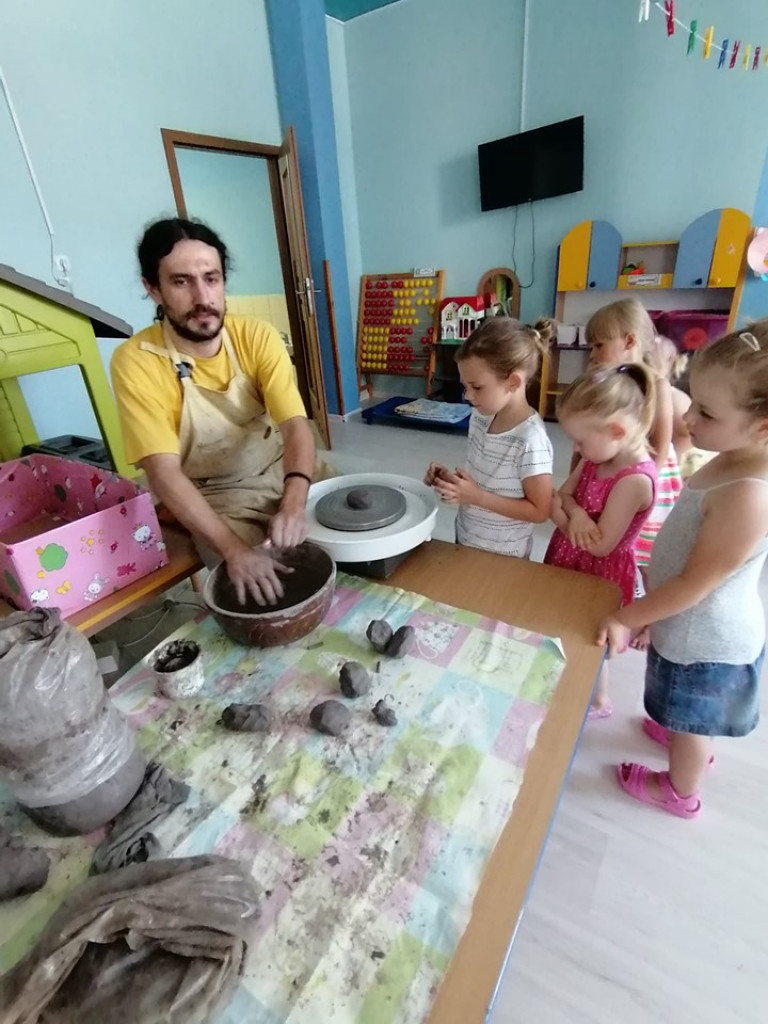 Warsztaty garncarskie w przedszkolu 