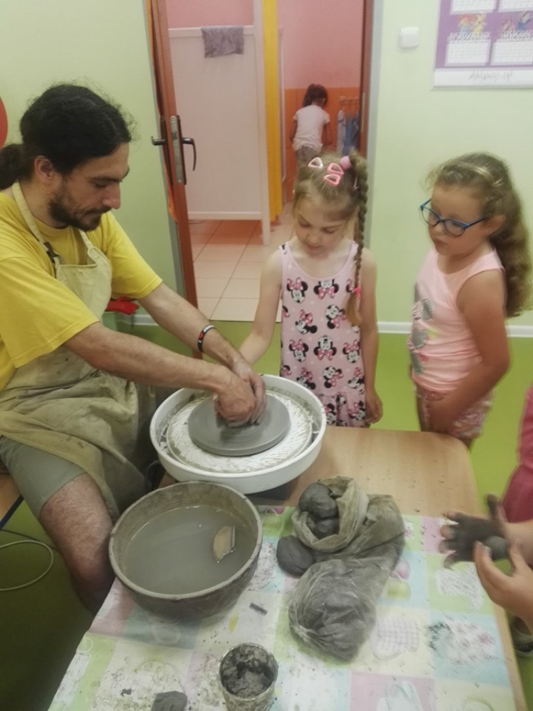 Warsztaty garncarskie w przedszkolu 