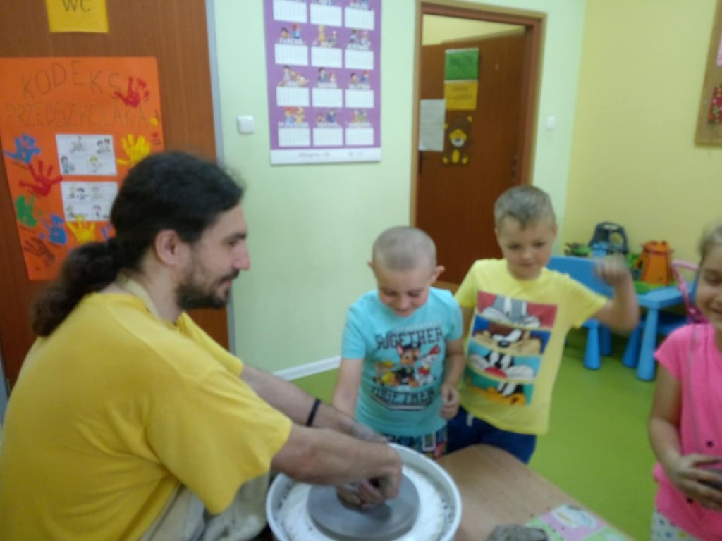 Warsztaty garncarskie w przedszkolu 