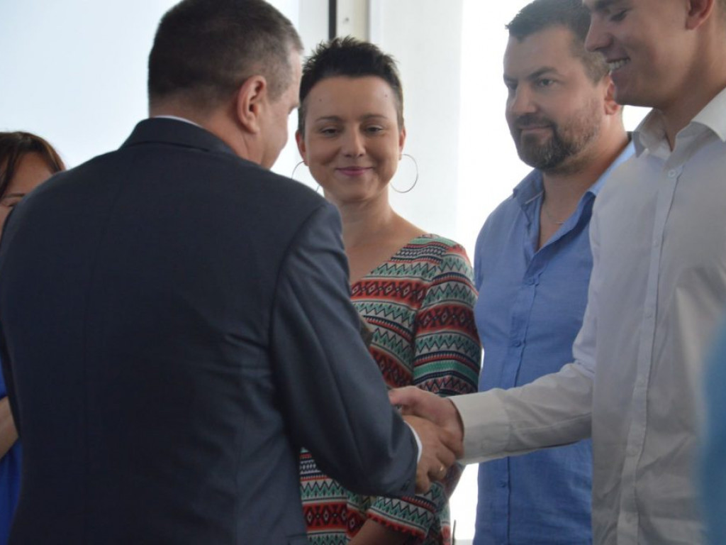 Uczniowie wyróżnieni na sesji Rady Powiatu