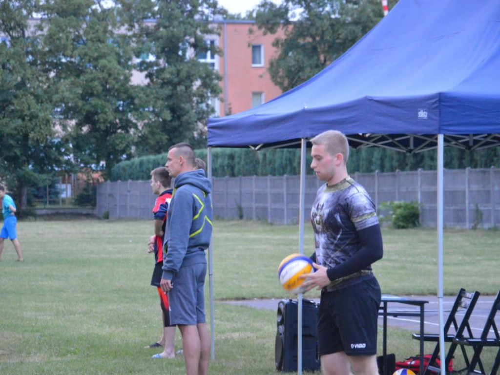Nocny turniej siatkówki
