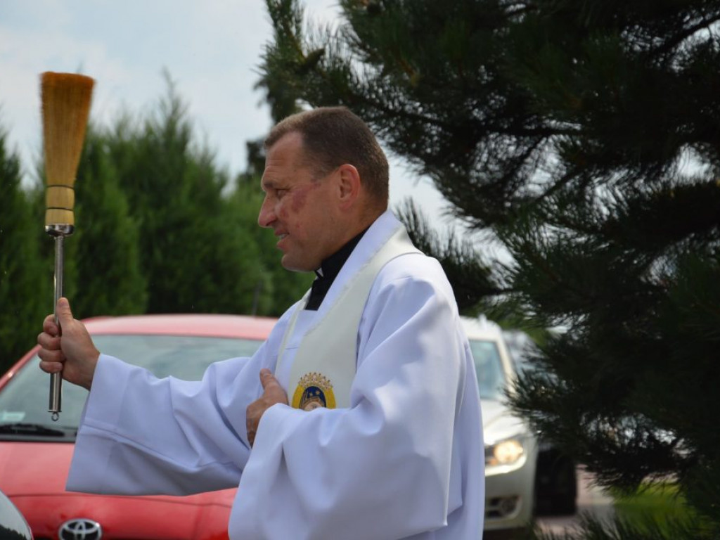 Święcenie pojazdów w parafii MBNP