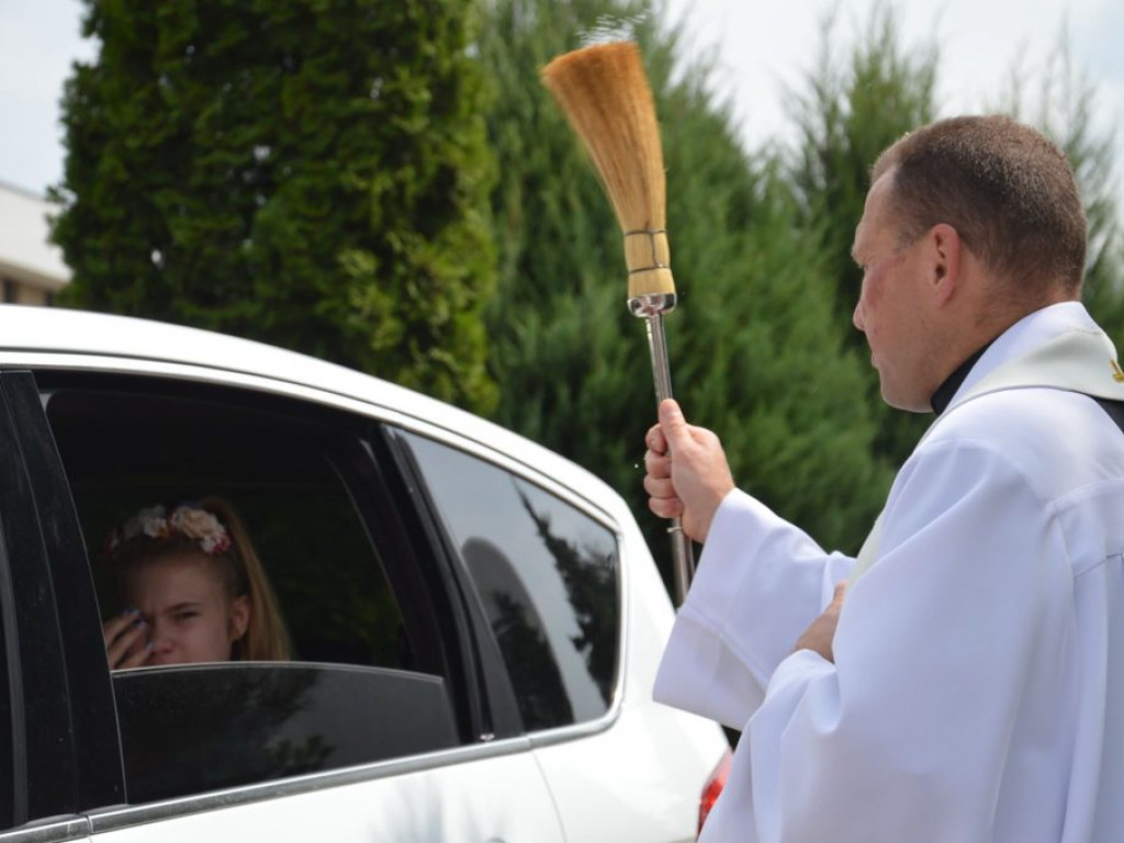 Święcenie pojazdów w parafii MBNP
