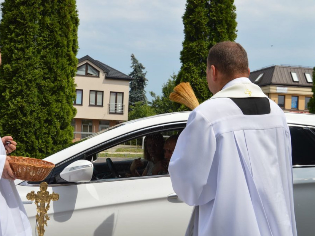 Święcenie pojazdów w parafii MBNP