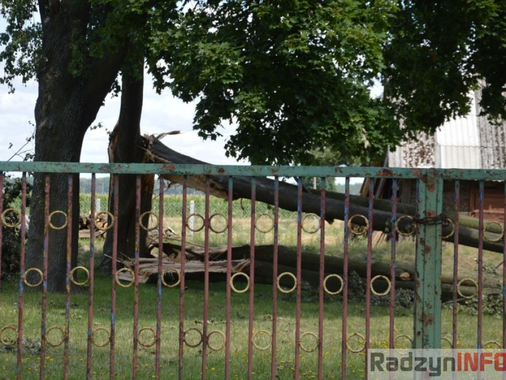 Zniszczenia po nawałnicy w Turowie