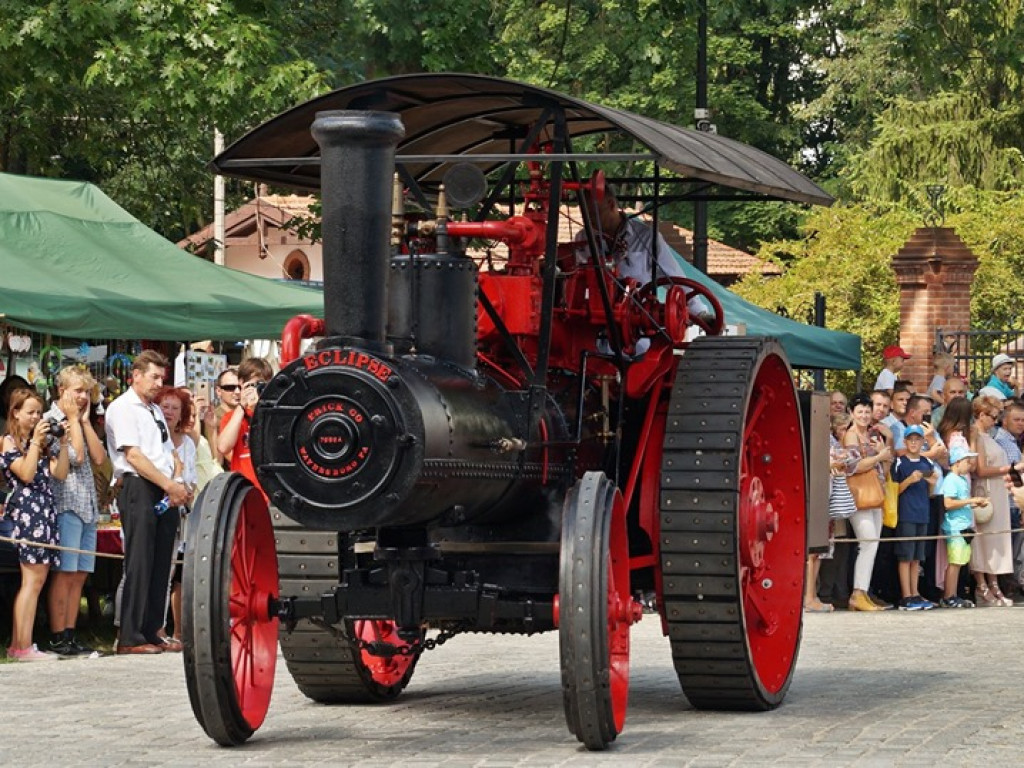 Muzeum Rolnictwa w Ciechanowcu: maszyny rolnicze - zdjęcia