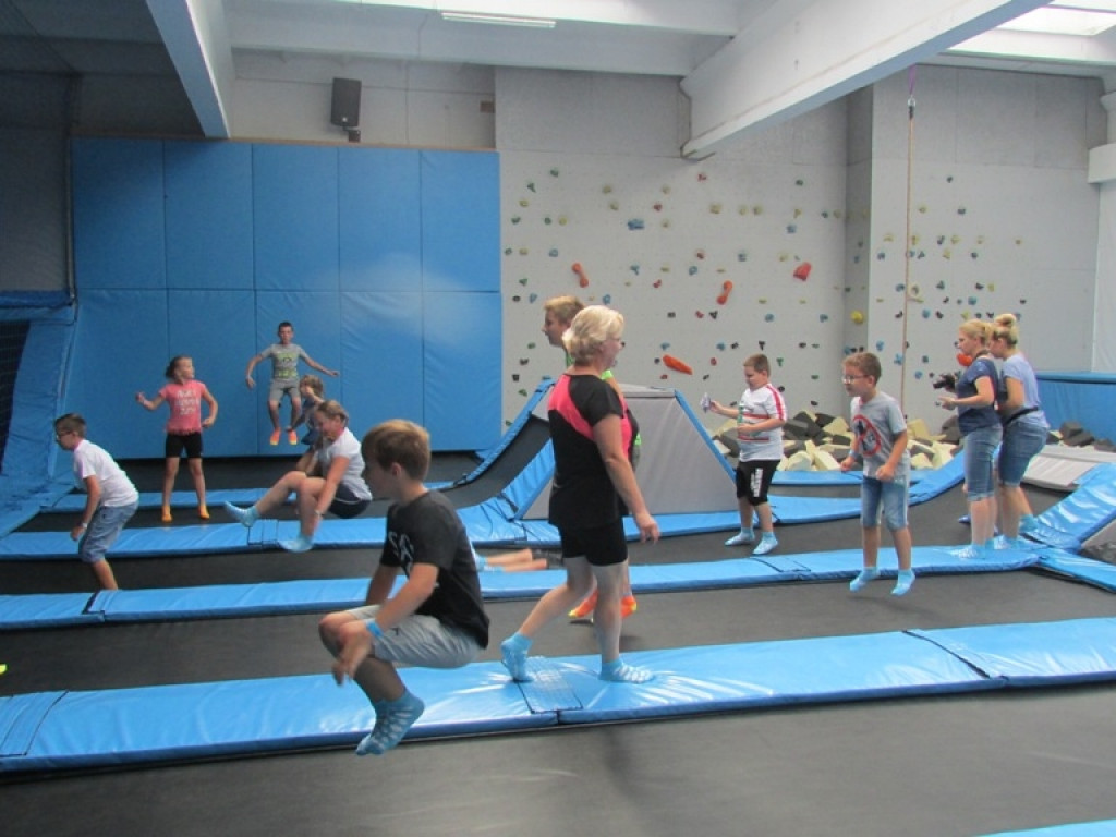 Wycieczka dla dzieci do Parku Trampolin