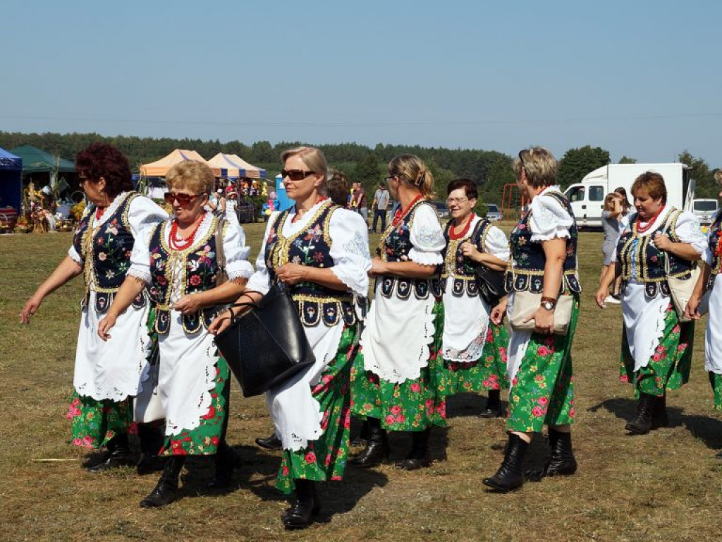 Dożynki gminno-powiatowe w Woli Osowińskiej - zdjęcia