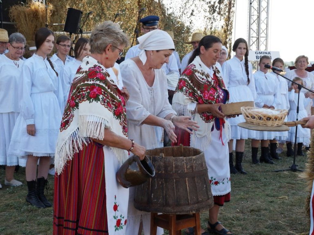 Dożynki gminno-powiatowe w Woli Osowińskiej - zdjęcia