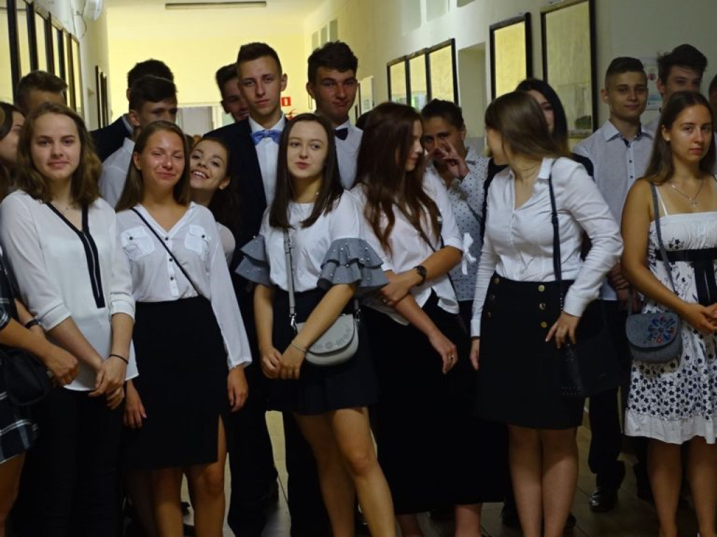 Rozpoczęcie roku szkolnego w LO w Komarówce P. - zdjęcia