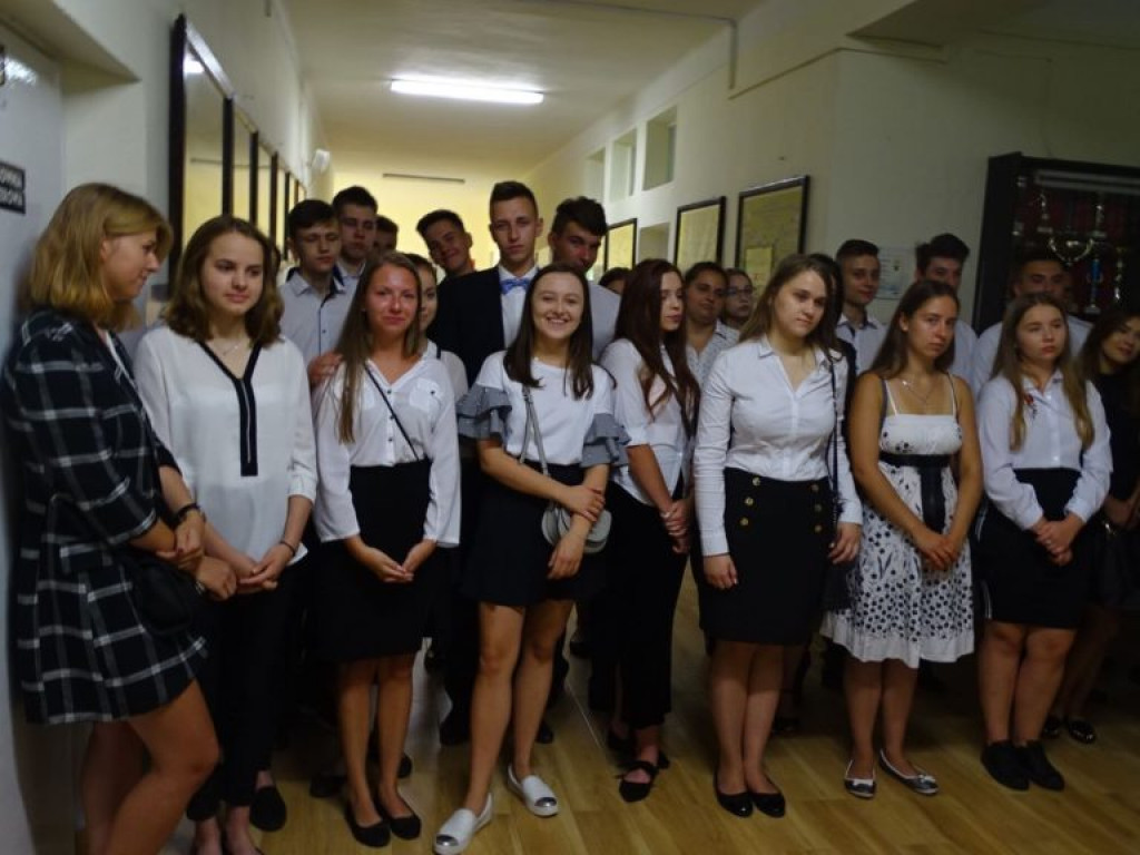 Rozpoczęcie roku szkolnego w LO w Komarówce P. - zdjęcia