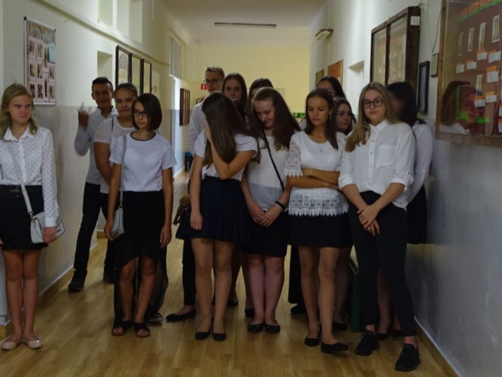 Rozpoczęcie roku szkolnego w LO w Komarówce P. - zdjęcia