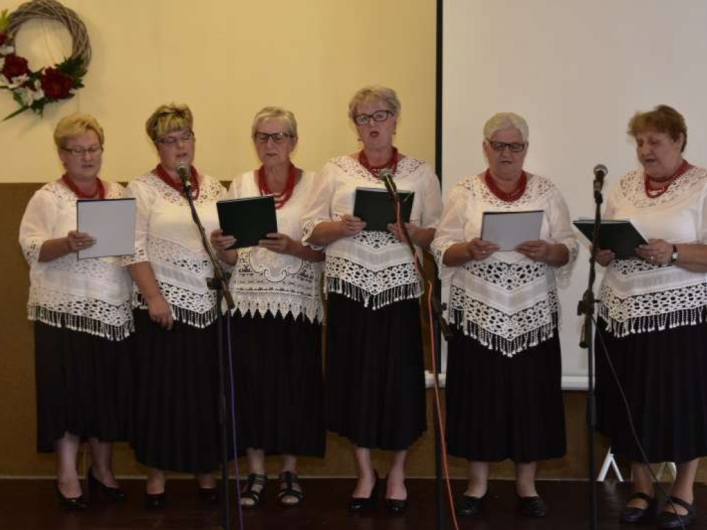 Spotkanie zespołów śpiewaczych w Polskowoli